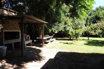 アパートホテル Apart Cabañas De La Plaza