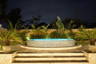 پانسیون 14 Palms