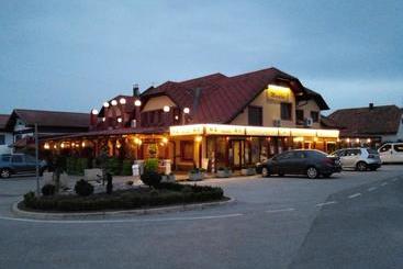 Пансион Motel Majolka