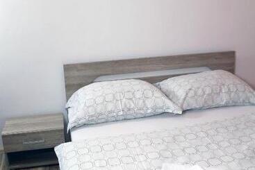 펜션 Guest House Vila Pod Lesom