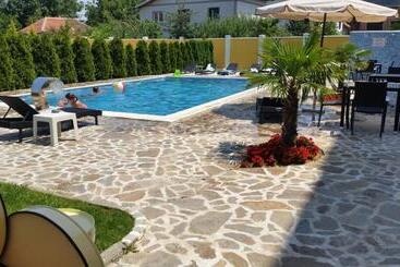 پانسیون Vila Kristina