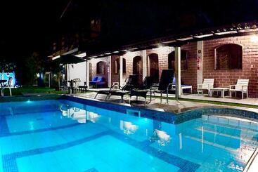 פנסיון Pousada Askalon