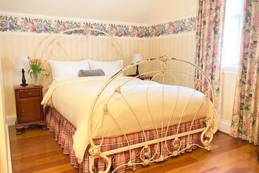 پانسیون Princess And The Pea