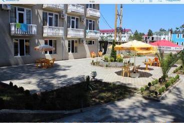 هاستل Chito Gvrito