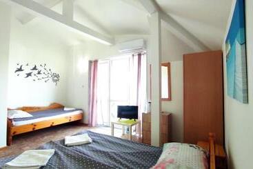 پانسیون Guest House Orfey