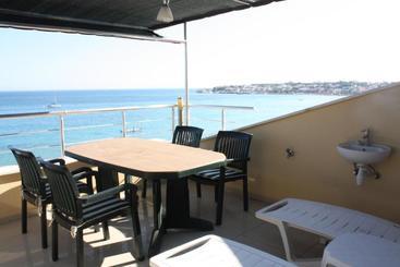 Seaside Apart