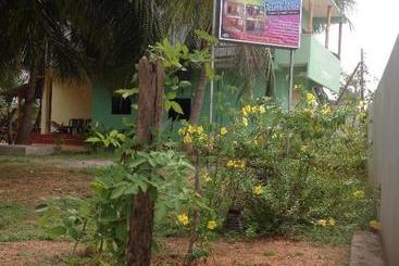 پانسیون Gopalapuram Guest House