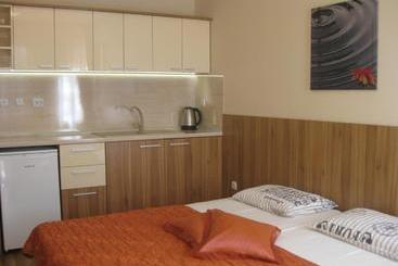 펜션 Private Rooms Silvia