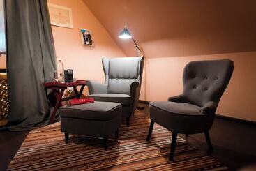 פנסיון Ratiu House