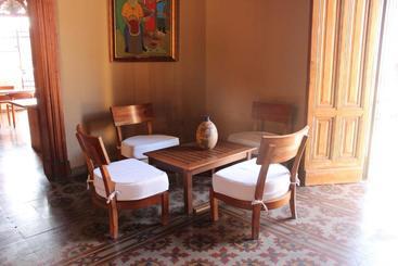 هاستل Backpackers Inn