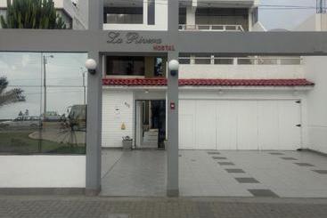پانسیون Hostal La Rivera
