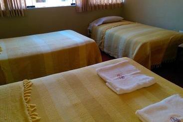 پانسیون Hostal La Rivera