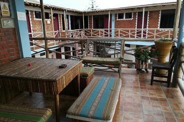 پانسیون Hostal Naylamp