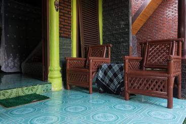 پانسیون Rain Forest Guest House
