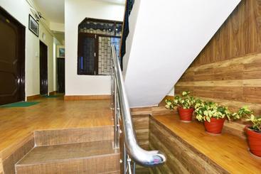 پانسیون Surbhi Guest House