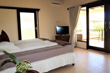پانسیون West Bali Villas Umasari Resort