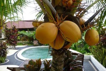 پانسیون West Bali Villas Umasari Resort
