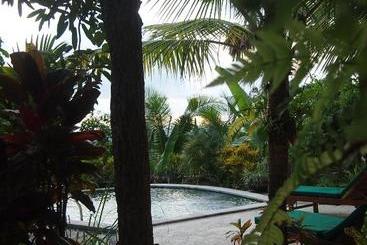 پانسیون West Bali Villas Umasari Resort