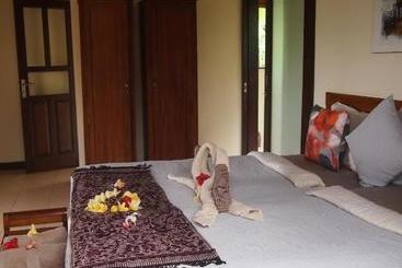 پانسیون West Bali Villas Umasari Resort