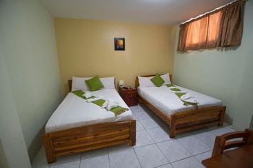 پانسیون Hostal Andry