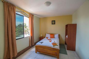 پانسیون Hostal Andry