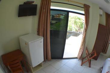پانسیون Hostal Andry