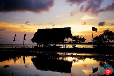 پانسیون Ruuk Village