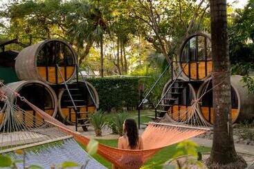 הוסטל Pipe House Playa Grande