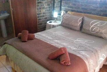 پانسیون Onze Rust Guest House And Caravanpark