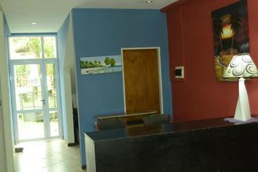 Costas Del Paraiso