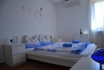 پانسیون Apartments Bertok