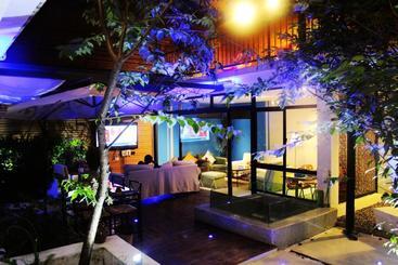 פנסיון Snow King