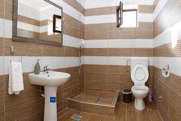هاستل Hanu Lui Gica Spa