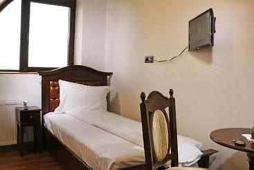 هاستل Hanu Lui Gica Spa