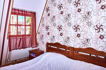 پانسیون California Guest House