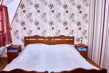 پانسیون California Guest House
