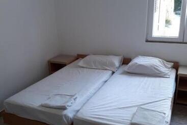 پانسیون Guest House Sandra