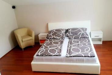 پانسیون Guesthouse Villa Elizabet