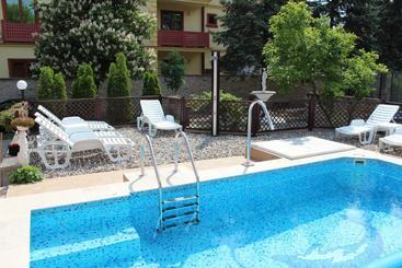پانسیون Guesthouse Villa Elizabet