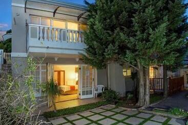 پانسیون Heugh Road Guest House