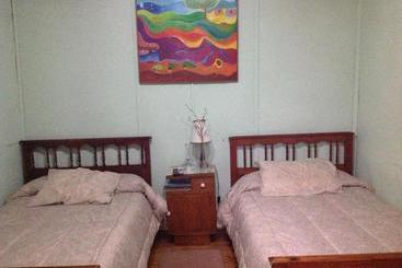 بنسيون Hostal Renoir