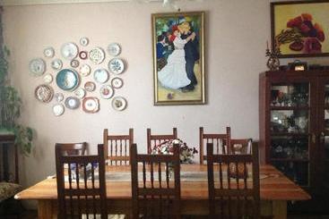 پانسیون Hostal Renoir
