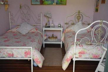 پانسیون Hostal Renoir