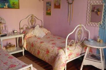 پانسیون Hostal Renoir