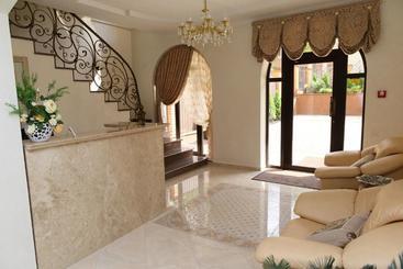 پانسیون Prima Villa Guest House