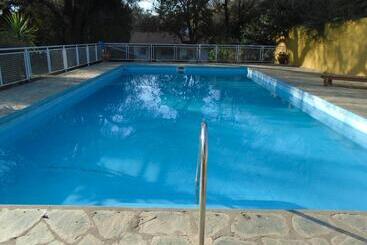 فندق صغير De Los Cesares