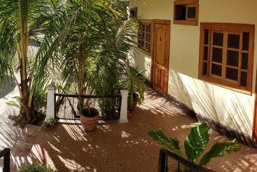 پانسیون Hostal Casa Vieja