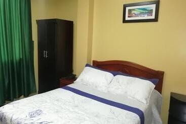 پانسیون Hostal Los Lirios