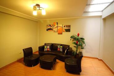 פנסיון Takora Inn