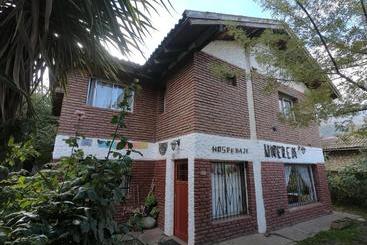 هاستل Hospedaje Unelen